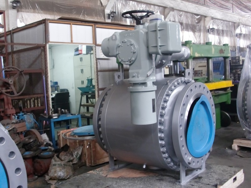 Side Entry Flanged Trunnion Ball Valve With Electric Actuator